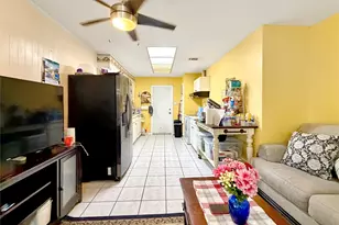5223 Heathercrest St, Houston, TX 77045 - Photo 3