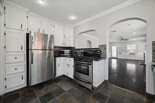 2912 Cetti St, Houston, TX 77009 - Photo 9