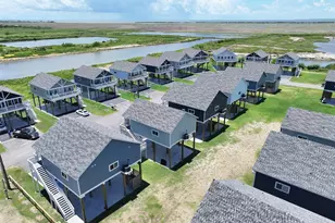 1032 Sunset Circle W, Crystal Beach, TX 77650 - Photo 45