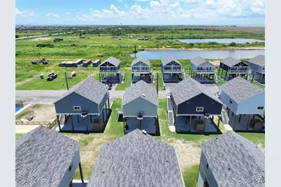 1032 Sunset Circle W, Crystal Beach, TX 77650 - Photo 49