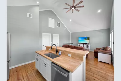 1032 Sunset Circle W, Crystal Beach, TX 77650 - Photo 19