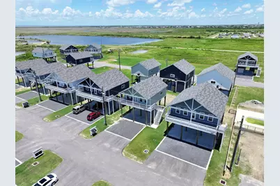 1032 Sunset Circle W, Crystal Beach, TX 77650 - Photo 43