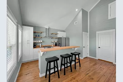 1032 Sunset Circle W, Crystal Beach, TX 77650 - Photo 21