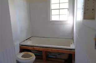 718 E Houston Ave, Crockett, TX 75835 - Photo 25