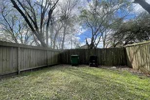 4510 Mayflower St, Houston, TX 77051 - Photo 17