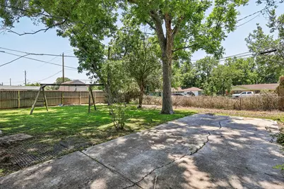 1501 Colby Drive, Baytown, TX 77520 - Photo 21