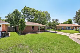 1501 Colby Dr, Baytown, TX 77520 - Photo 3