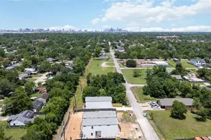 10608 Ashville Dr, Houston, TX 77051 - Photo 47