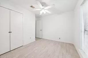 2723 N Brompton Dr, Pearland, TX 77584 - Photo 17