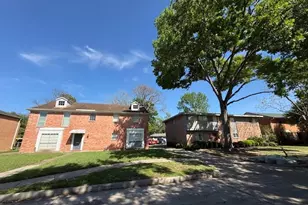 8715 Ilona Ln, Houston, TX 77025 - Photo 19