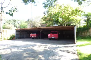 8715 Ilona Ln, Houston, TX 77025 - Photo 3