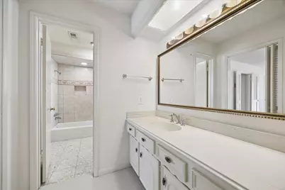 10835 Cranbrook Road, Houston, TX 77042 - Photo 21