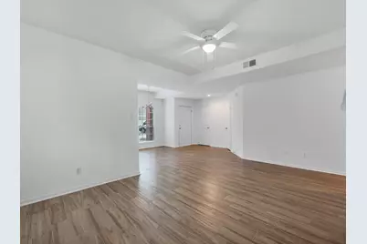 142 N Magnolia Pond Place, The Woodlands, TX 77381 - Photo 9
