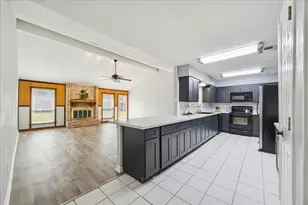 320 Creek Bend Dr, League City, TX 77573 - Photo 11