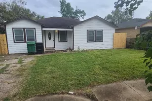 7305 St Augustine St, Houston, TX 77021 - Photo 1