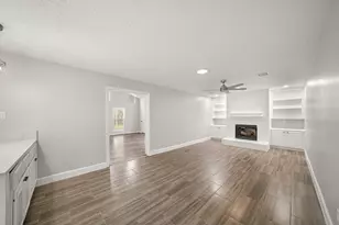 8611 Spruce Mill Dr, Houston, TX 77095 - Photo 3
