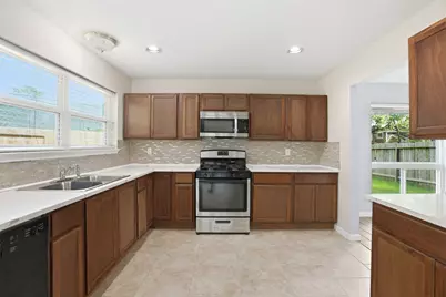 7235 Battle Hills Drive, Houston, TX 77040 - Photo 13