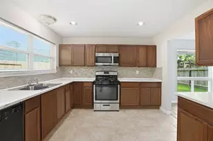 7235 Battle Hills Dr, Houston, TX 77040 - Photo 13