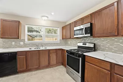 7235 Battle Hills Drive, Houston, TX 77040 - Photo 11