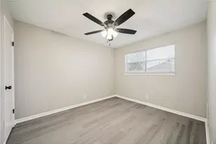 910 7th Ave N, Texas City, TX 77590 - Photo 9