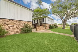 910 7th Ave N, Texas City, TX 77590 - Photo 3