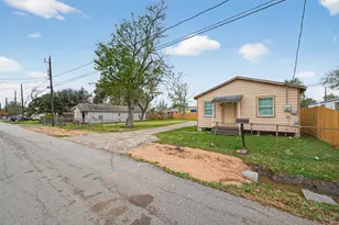 709 Center St, Richmond, TX 77469 - Photo 3