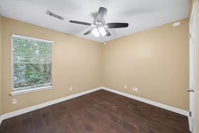 9 E Willowwood Court, The Woodlands, TX 77381 - Photo 9