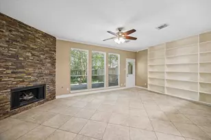 9 E Willowwood Ct, The Woodlands, TX 77381 - Photo 3