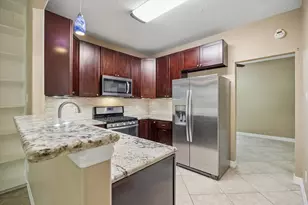 9 E Willowwood Ct, The Woodlands, TX 77381 - Photo 5