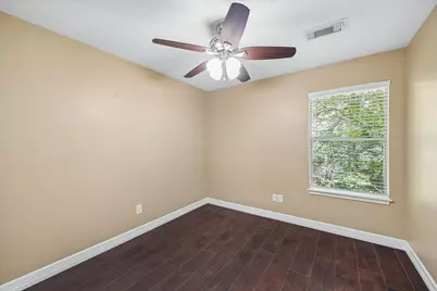 9 E Willowwood Court, The Woodlands, TX 77381 - Photo 11