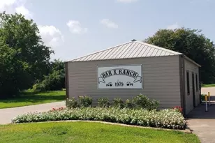 275 Horse Shoe Trail, Angleton, TX 77515 - Photo 1