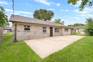 10014 Carlow Ln, La Porte, TX 77571 - Photo 23