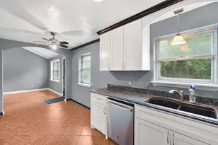 10014 Carlow Ln, La Porte, TX 77571 - Photo 19