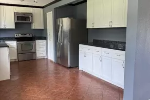 10014 Carlow Ln, La Porte, TX 77571 - Photo 5