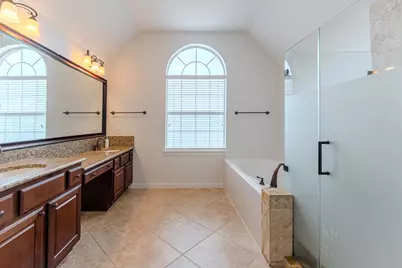 7 Stickley Court, The Woodlands, TX 77382 - Photo 27
