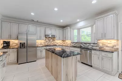 7 Stickley Court, The Woodlands, TX 77382 - Photo 11