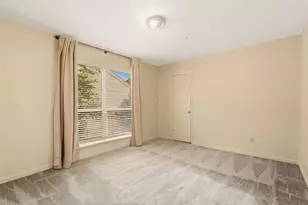 10125 Valley Forge Dr, Houston, TX 77042 - Photo 23