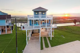 405 Pompano Dr, Freeport, TX 77541 - Photo 1