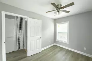 111 Holly St, Lake Jackson, TX 77566 - Photo 21