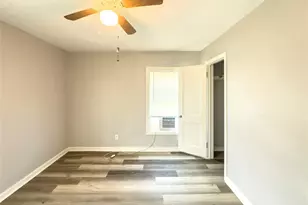 111 Holly St, Lake Jackson, TX 77566 - Photo 15