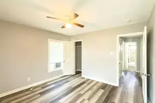 111 Holly St, Lake Jackson, TX 77566 - Photo 13