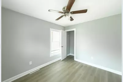 111 Holly Street, Lake Jackson, TX 77566 - Photo 9