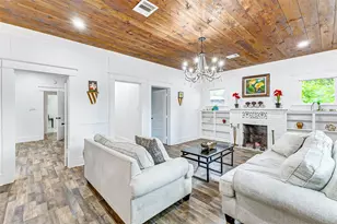 1409 20 1/2 St, Huntsville, TX 77340 - Photo 11