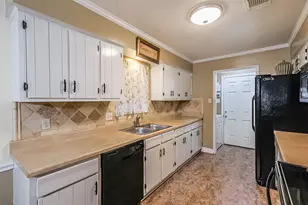 7602 Alperton Dr, Houston, TX 77088 - Photo 17