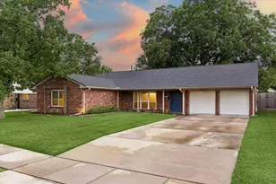 2910 Freshmeadows Dr, Houston, TX 77063 - Photo 3