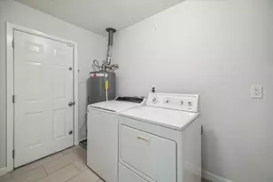 2910 Freshmeadows Dr, Houston, TX 77063 - Photo 19