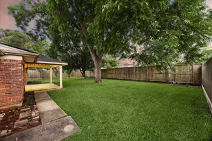 2910 Freshmeadows Dr, Houston, TX 77063 - Photo 21
