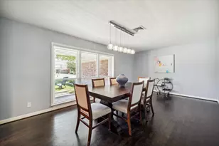 2910 Freshmeadows Dr, Houston, TX 77063 - Photo 9