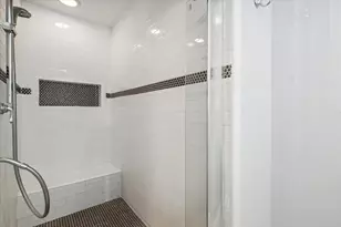 2910 Freshmeadows Dr, Houston, TX 77063 - Photo 15