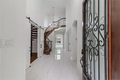 18 Player Vista Place, The Woodlands, TX 77382 - Photo 3